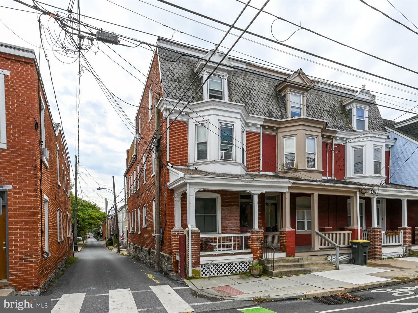 Property Photo: 230 W Walnut Street PA 17603