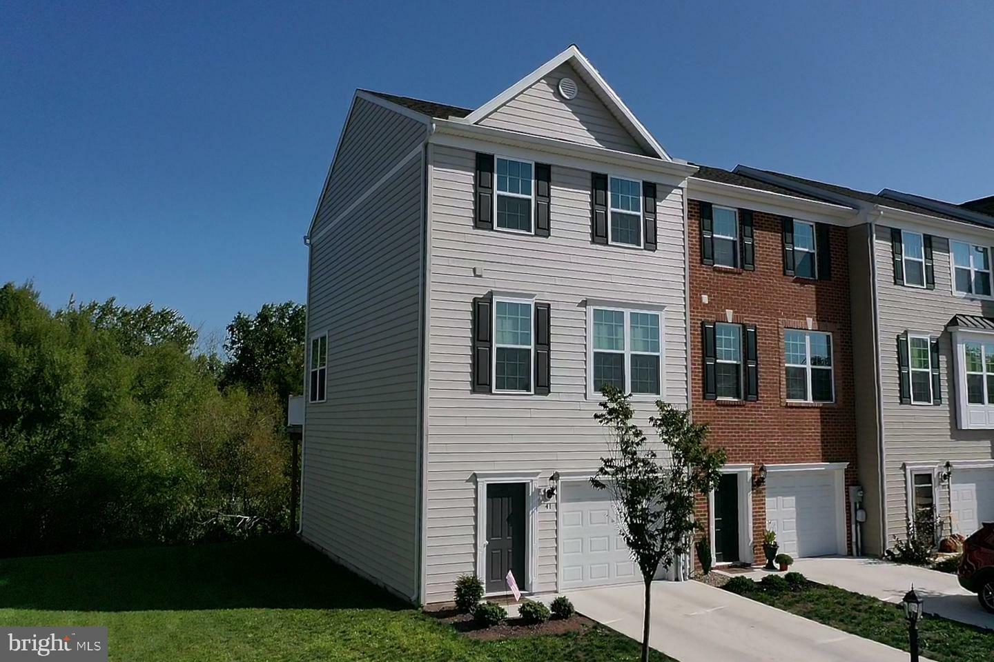 Property Photo: 41 Winslow Court PA 17325