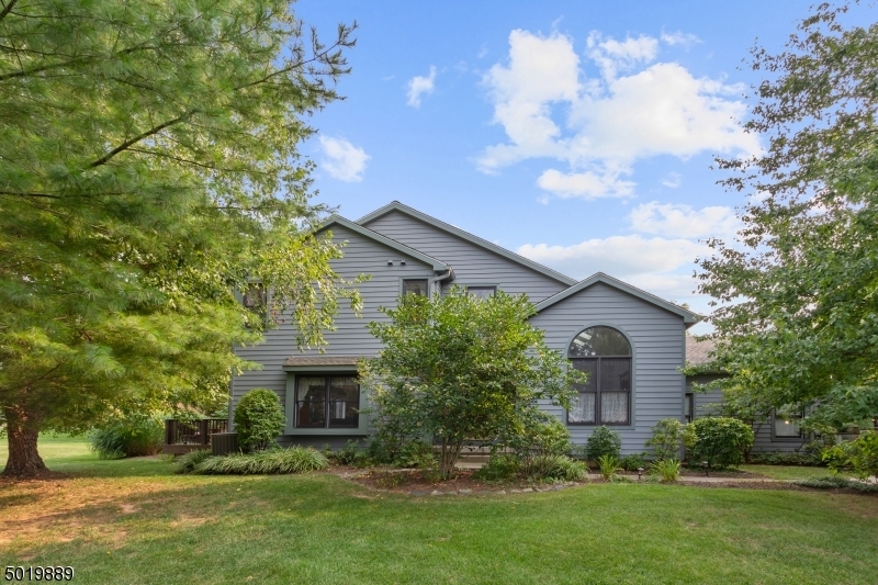 Property Photo:  7 Liberty View Ct  NJ 08530 