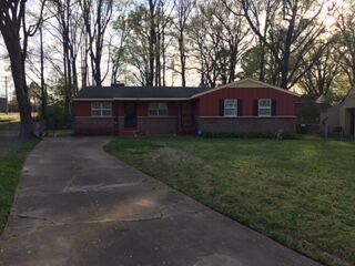 Property Photo: 5489 Loch Lomond Dr TN 38116