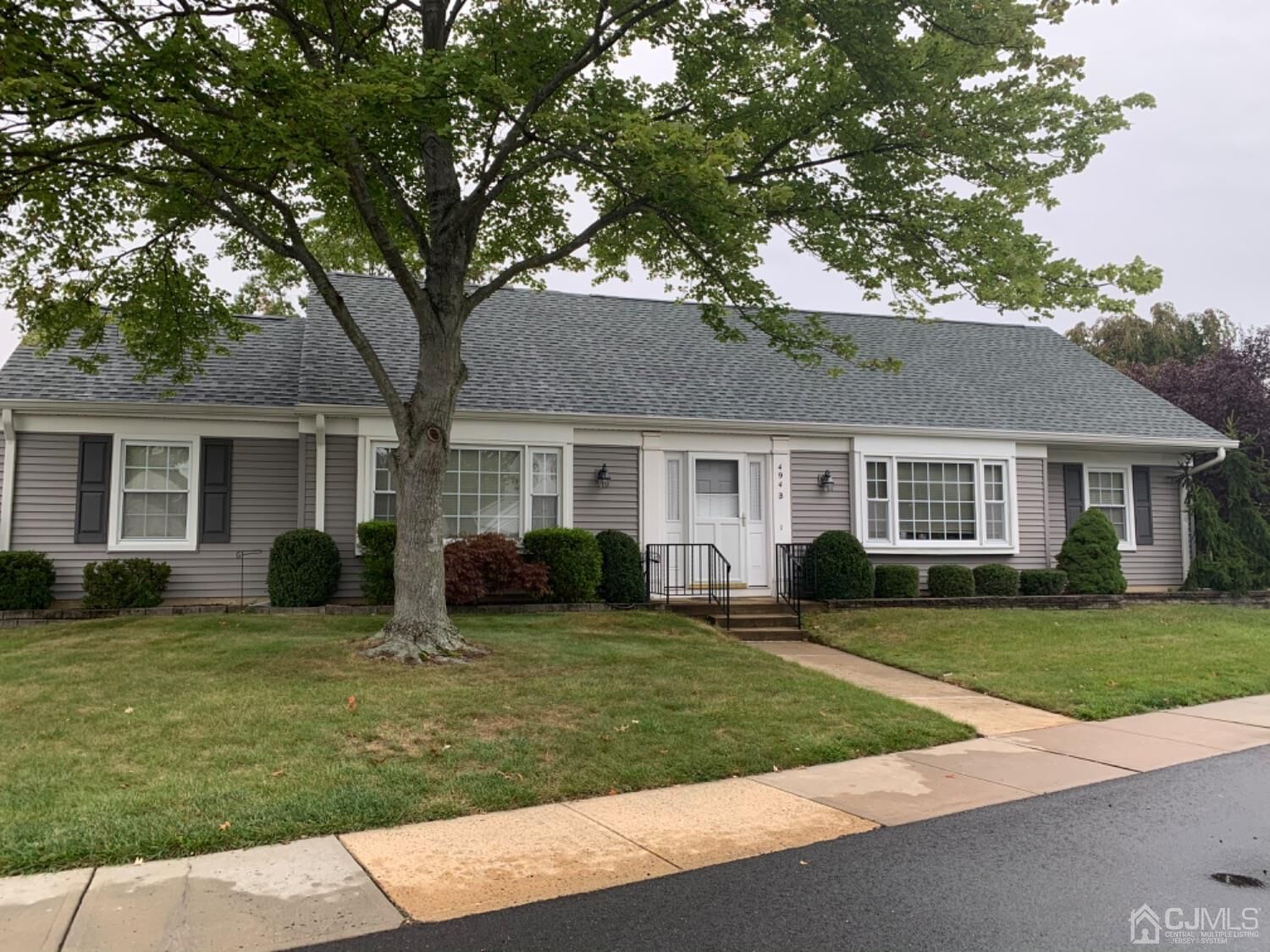 Property Photo:  B Newport Way 494B  NJ 08831 