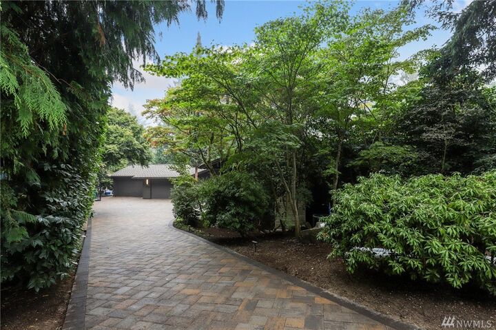 Property Photo: 7706 89th Place SE WA 98040