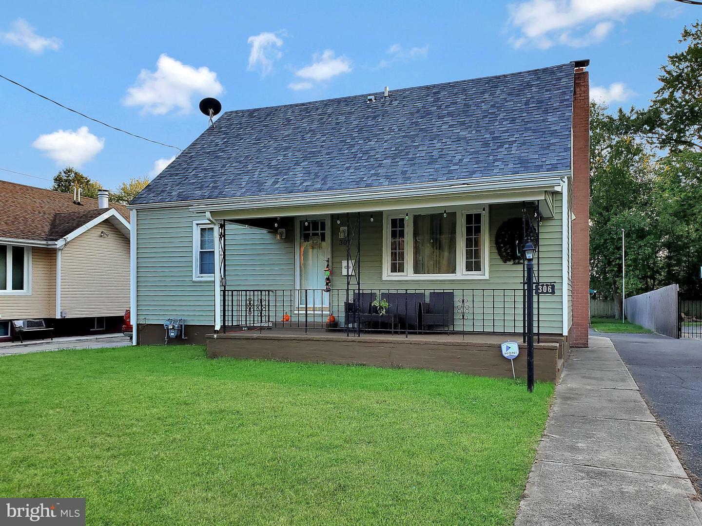 Property Photo:  306 Monmouth Street  NJ 08520 