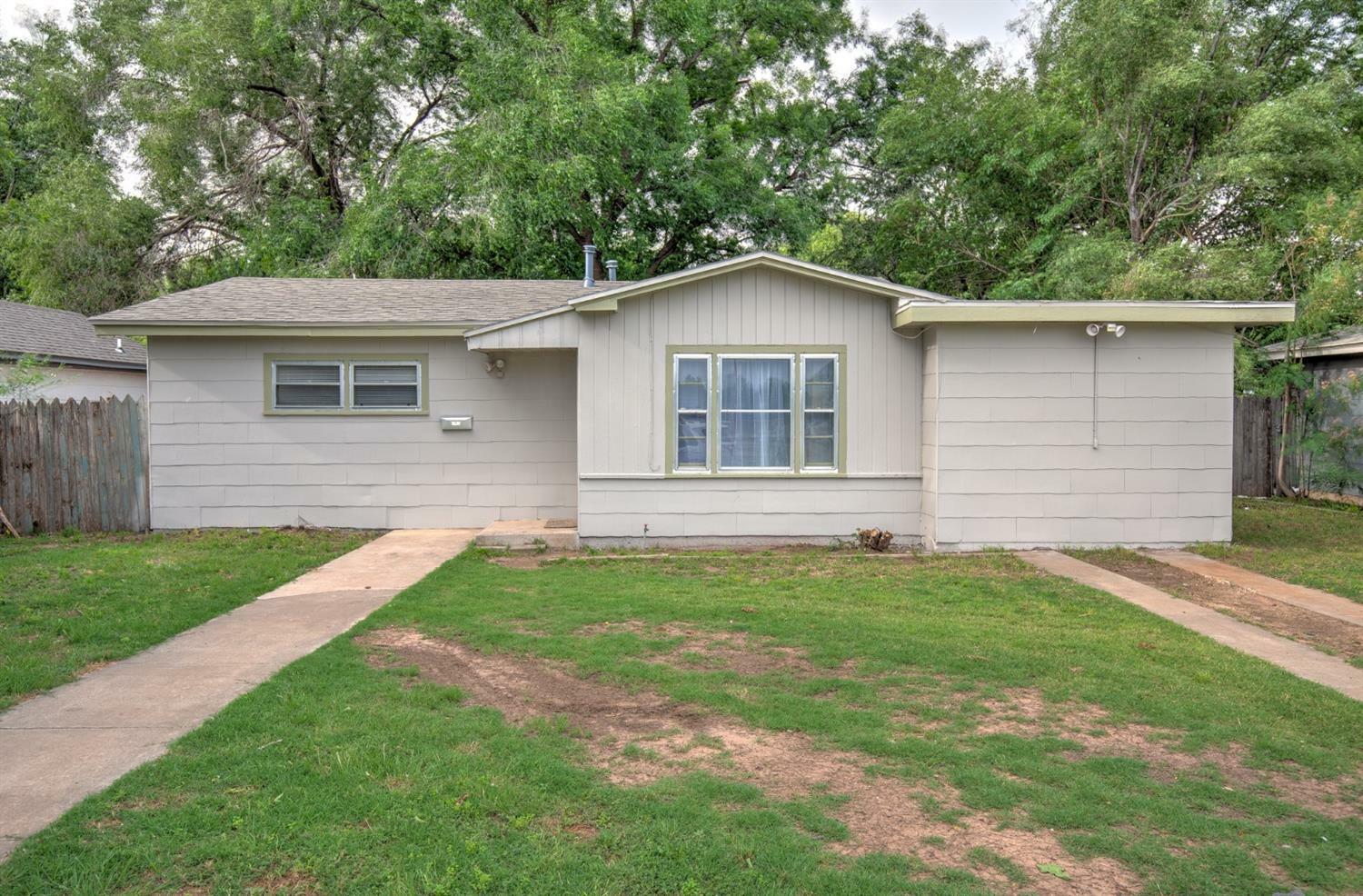 Property Photo:  2113 46th Street  TX 79412 