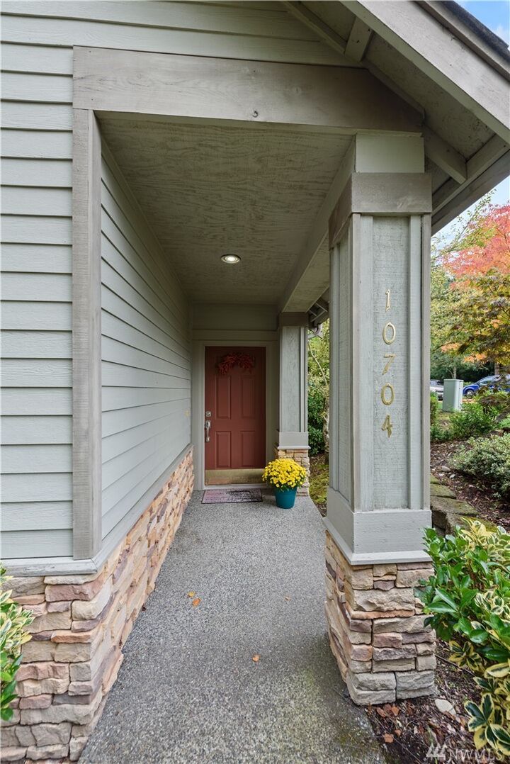 Property Photo:  10704  221st Lane NE  WA 98053 