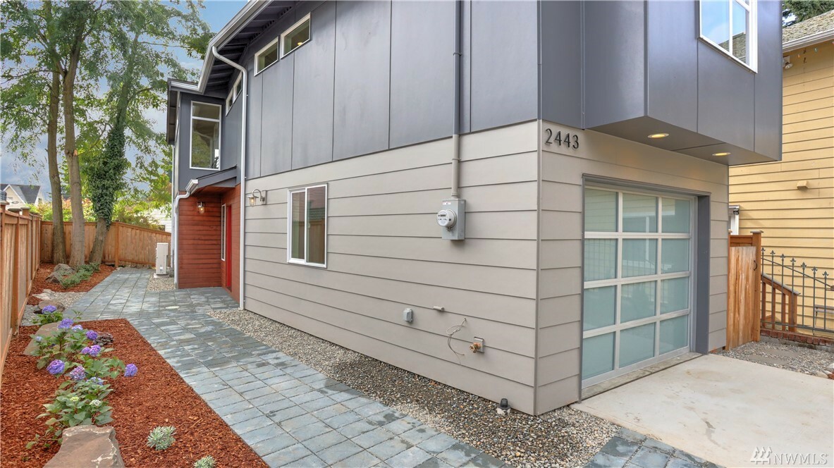 Property Photo:  2443 S Morgan St  WA 98108 