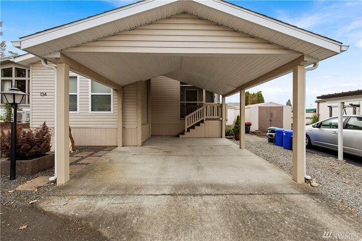 Property Photo: 1200 Lincoln St 134 WA 98229