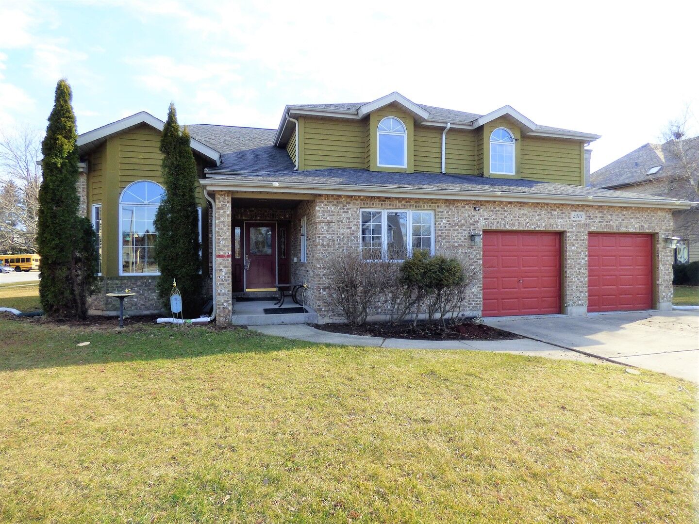 Property Photo: 2001 Carlisle Street IL 60102