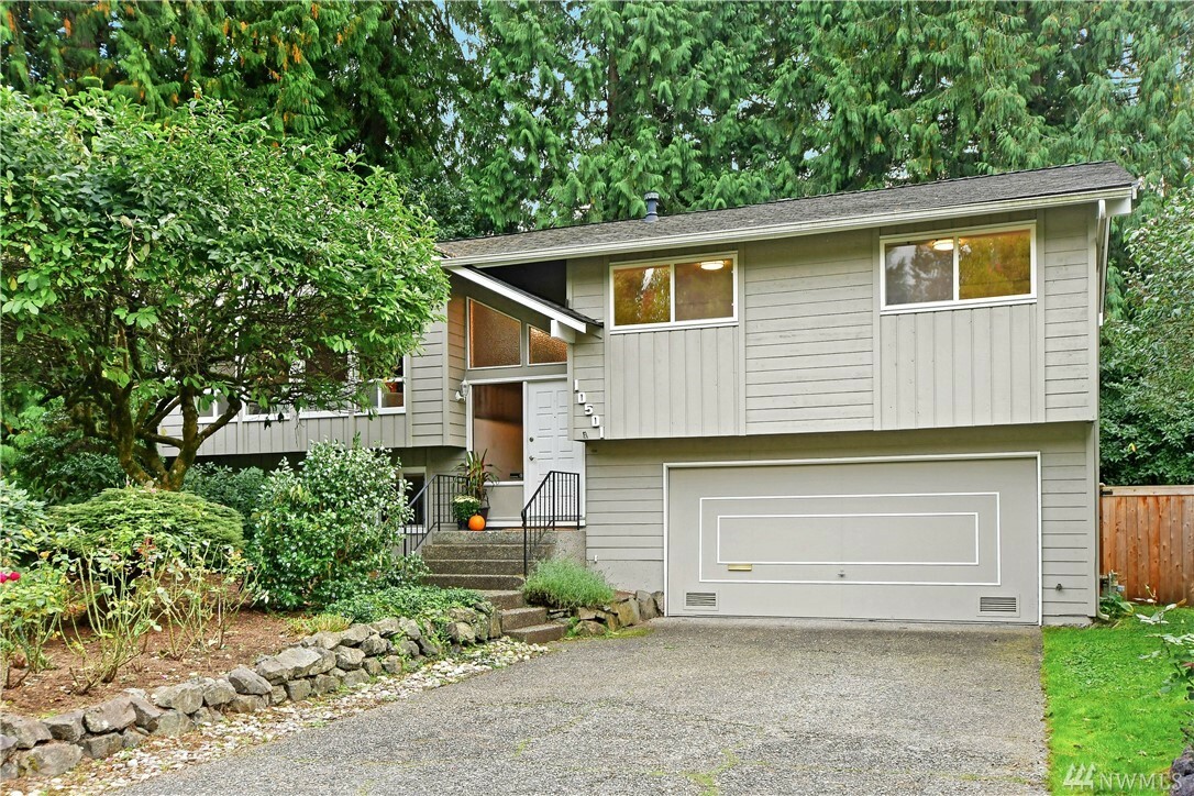 Property Photo:  10501 NE 144th St  WA 98034 