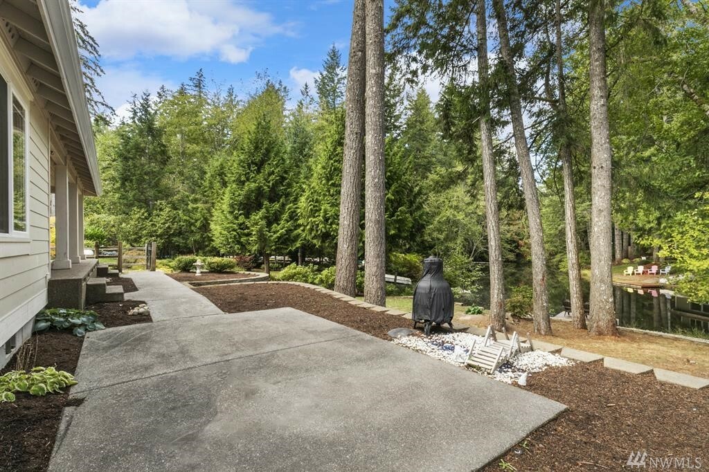 Property Photo:  650 E Lakeshore Dr  WA 98524 