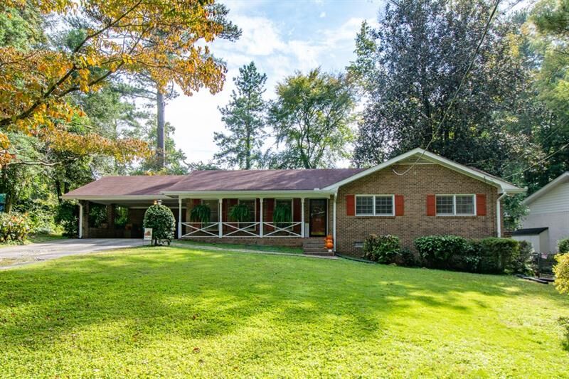 Property Photo: 1576 Alderbrook Road GA 30033