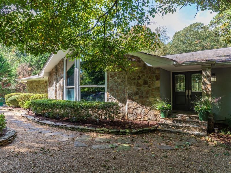 Property Photo: 1580 Huntingdon Trail GA 30350