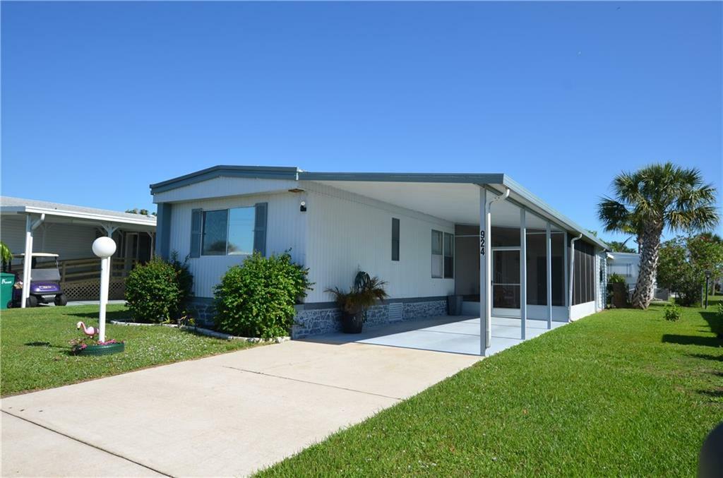 Property Photo:  924 Laurel Circle  FL 32976 