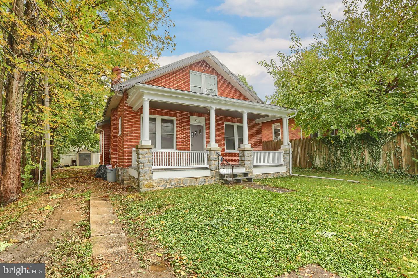 Property Photo:  1314 Millersville Pike  PA 17603 