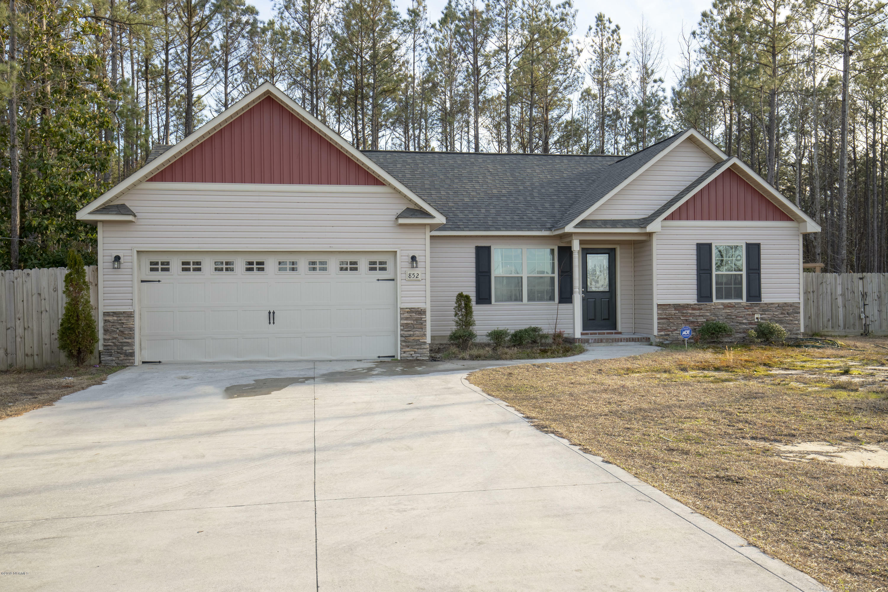 Property Photo:  852 Old Folkstone Road  NC 28460 