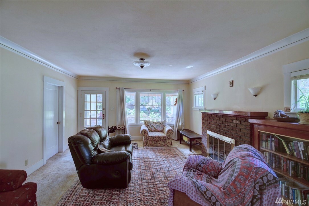 Property Photo: 126 17th Ave SE WA 98501
