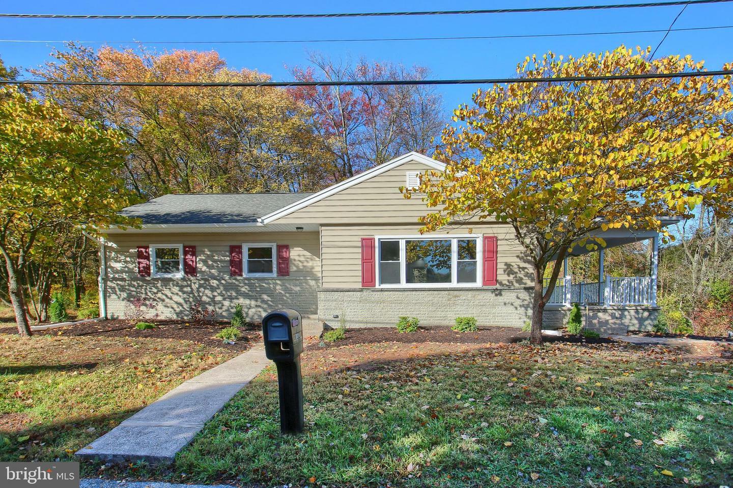 Property Photo:  331 Lakewood Drive  PA 17112 