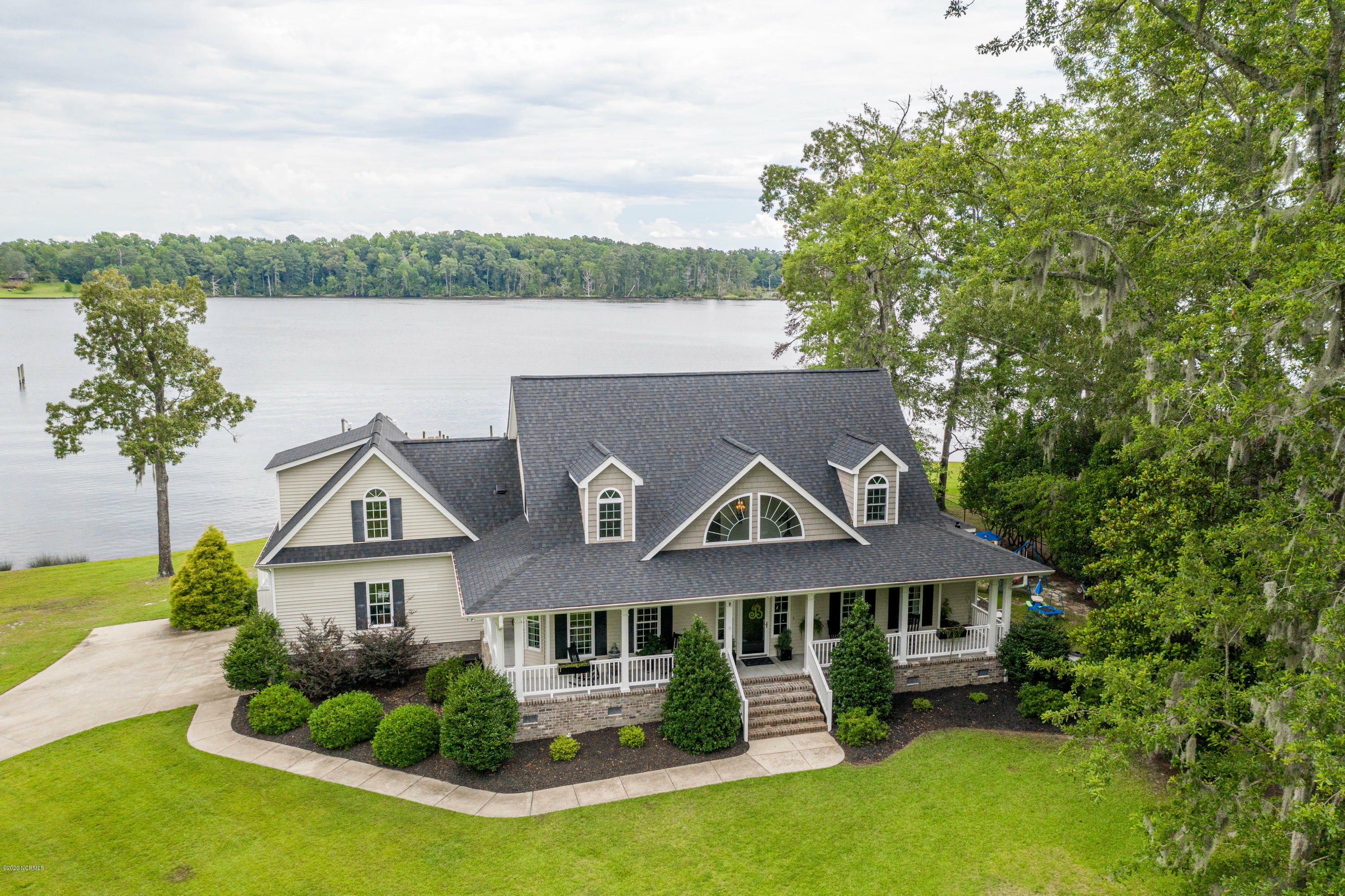 Property Photo: 609 Long Point Road NC 27817