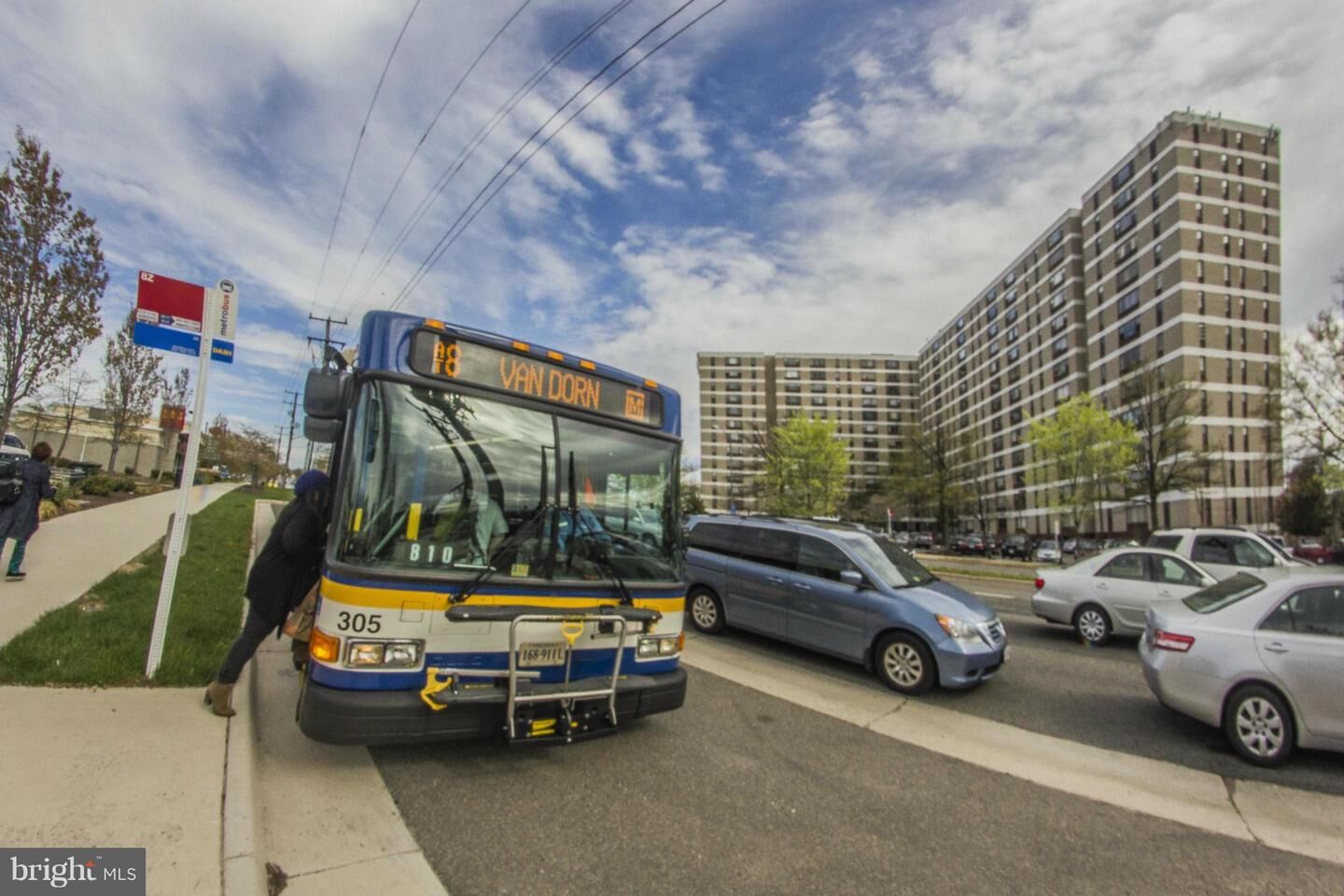 Property Photo:  4600 Duke Street 1101  VA 22304 