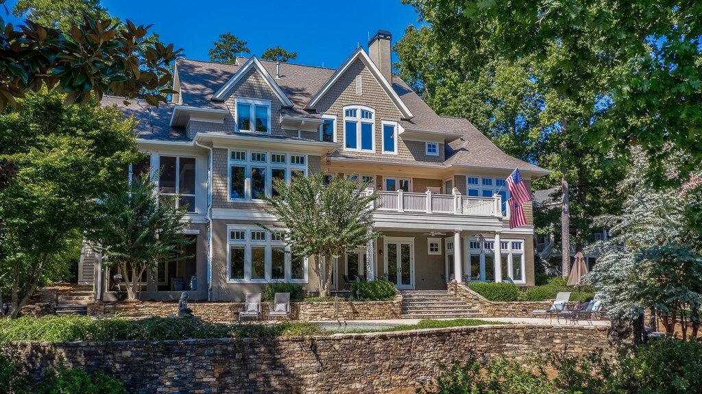 Property Photo: 1140 Plantation Point Drive GA 30642