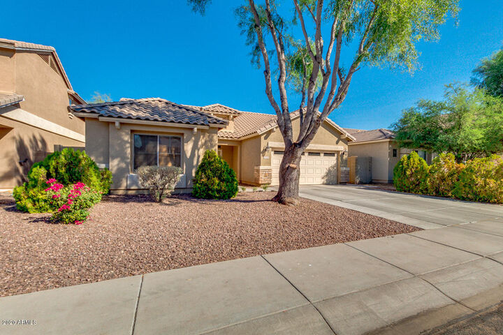 Property Photo: 7032 W Branham Lane AZ 85339