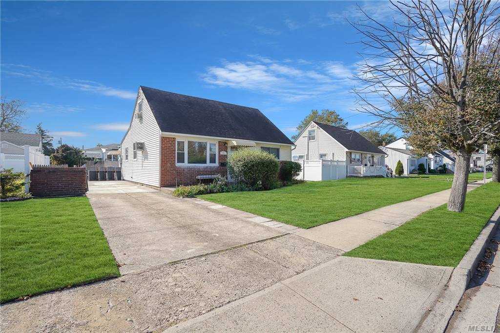 361 Moore Avenue  Oceanside NY 11572 photo