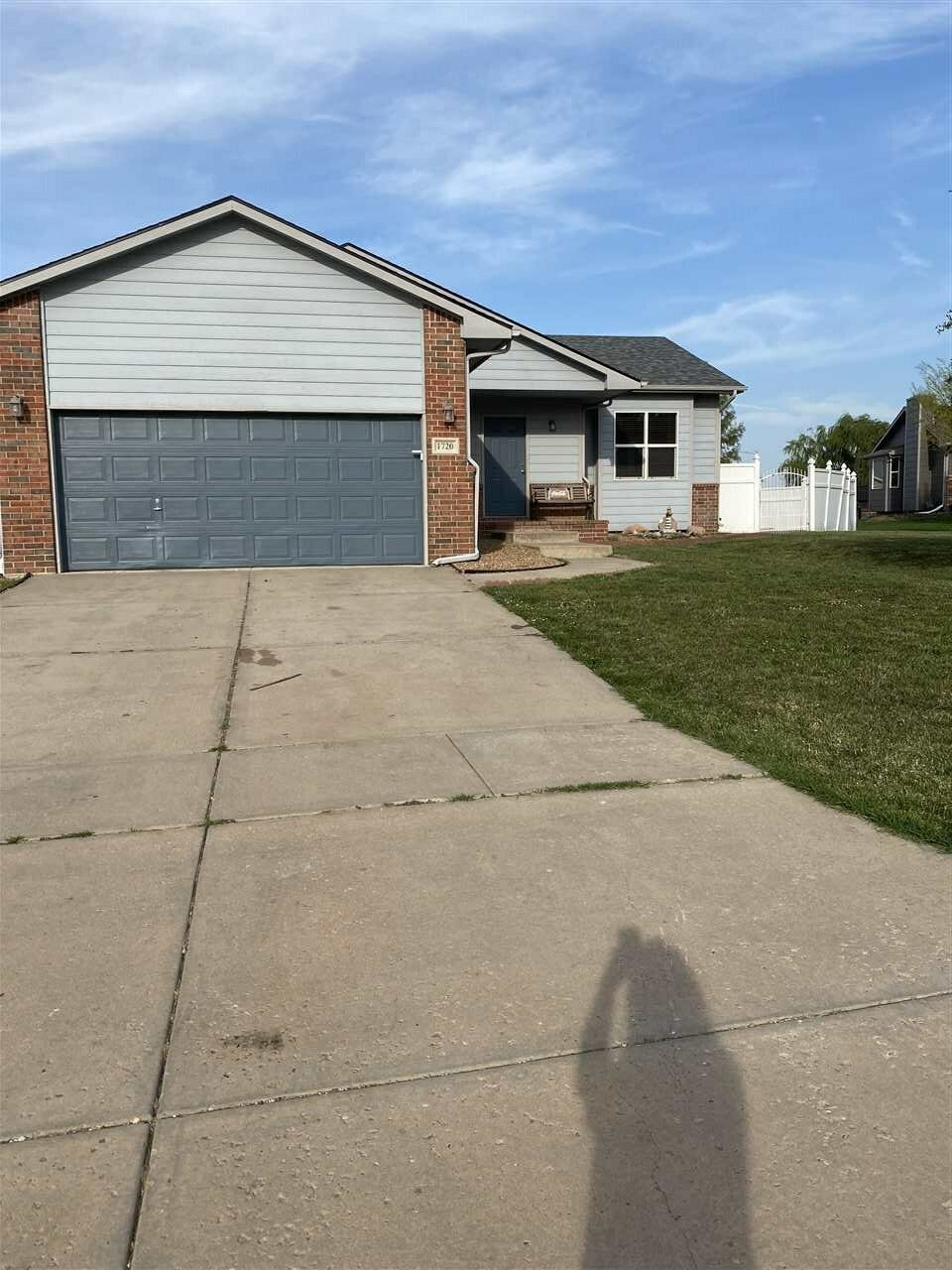 Property Photo:  1720 N Hawthorn Cir  KS 67002 