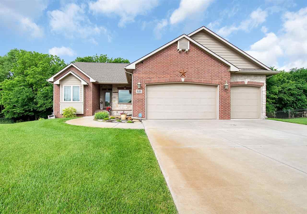 Property Photo: 521 Valley Creek Cir KS 67147