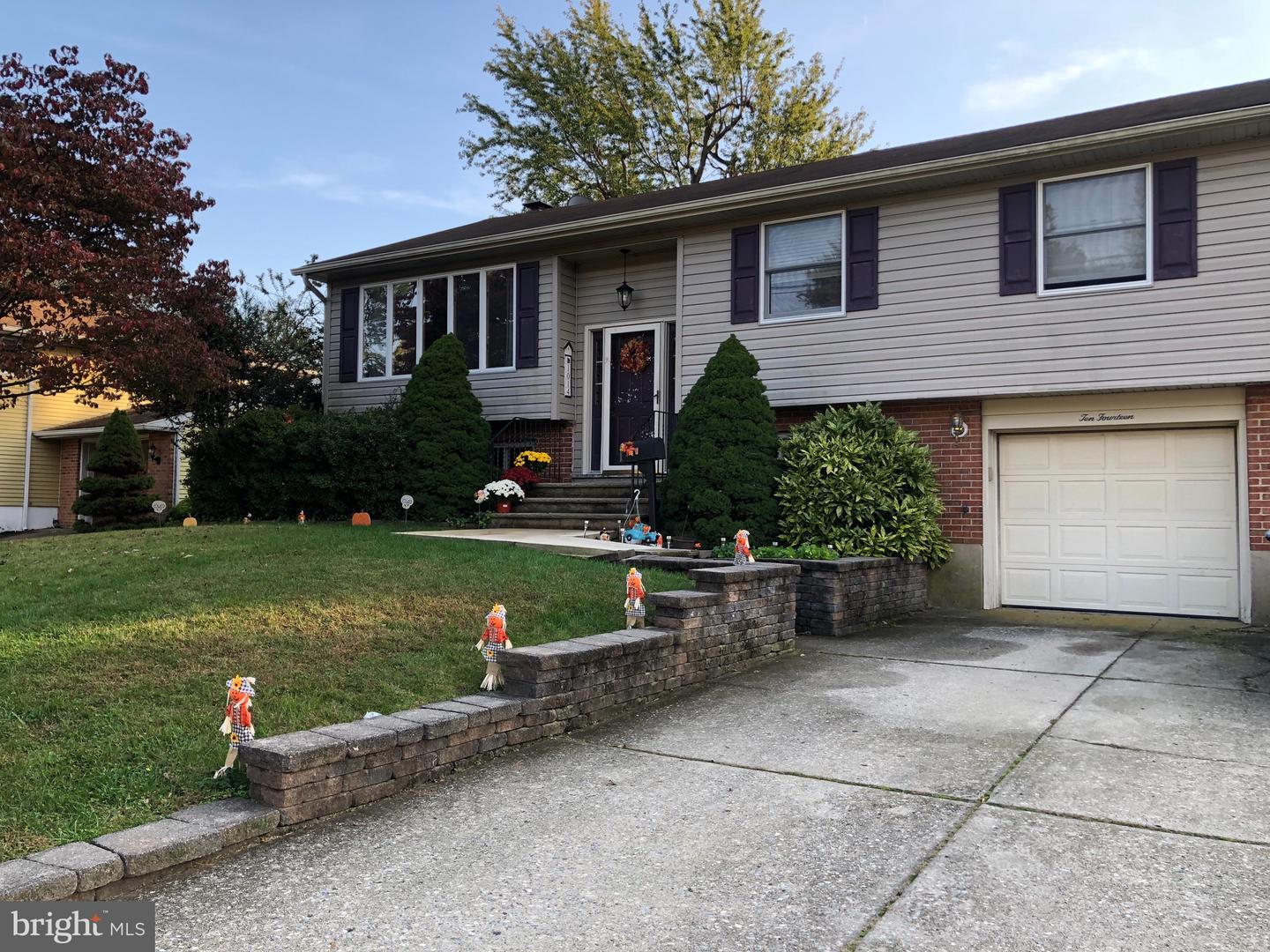 Property Photo:  1014 Prospect Lane  NJ 08083 