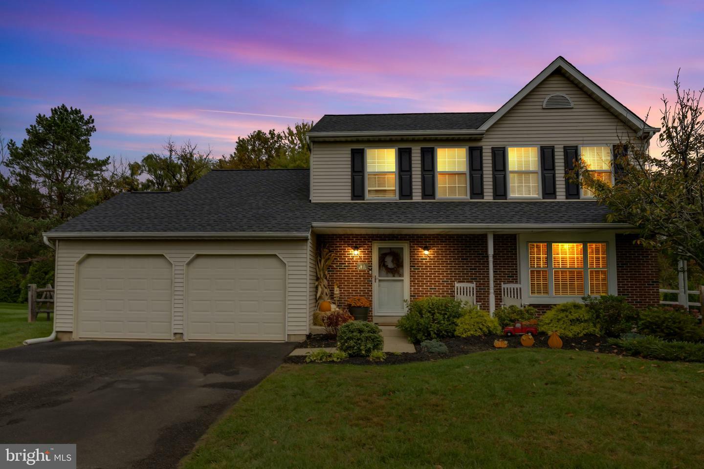 Property Photo:  2161 Robin Drive  PA 18976 