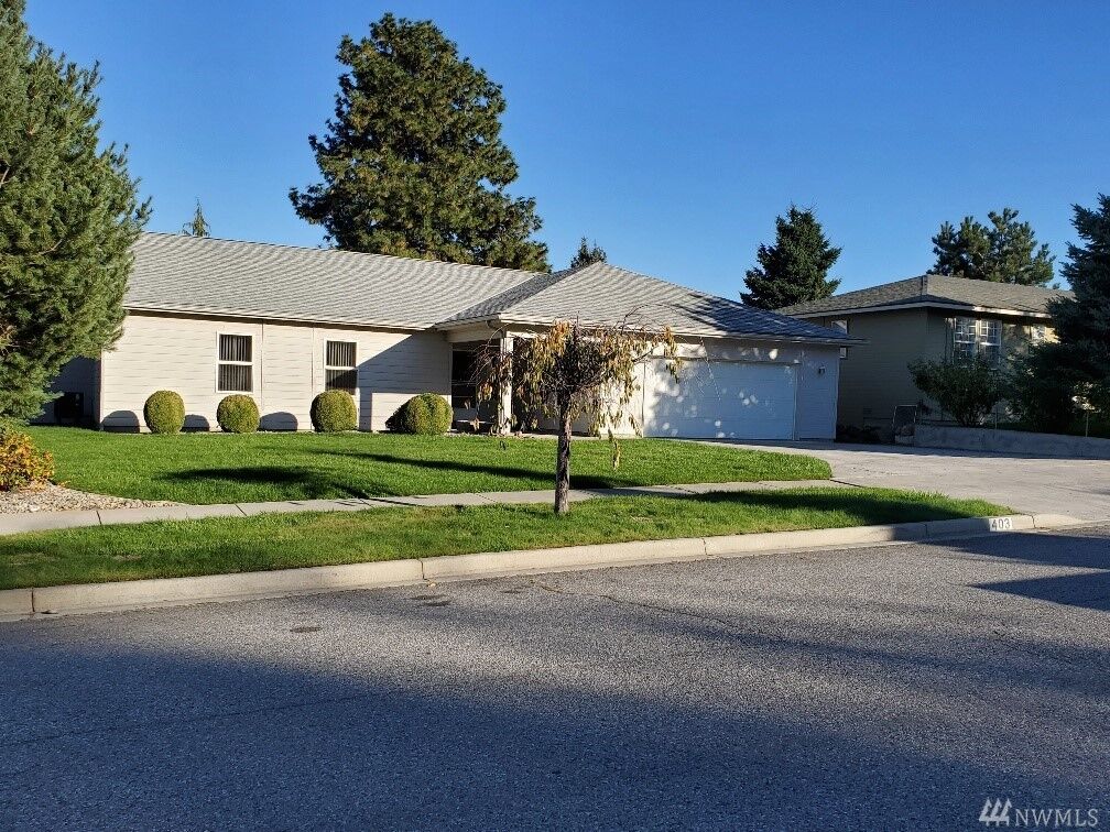 Property Photo:  403 Castlewood Place  WA 98801 