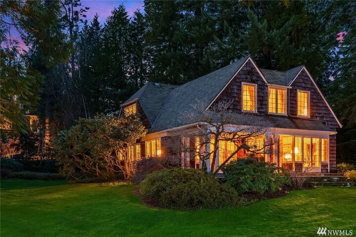 Property Photo:  3430 Evergreen Point Rd  WA 98039 