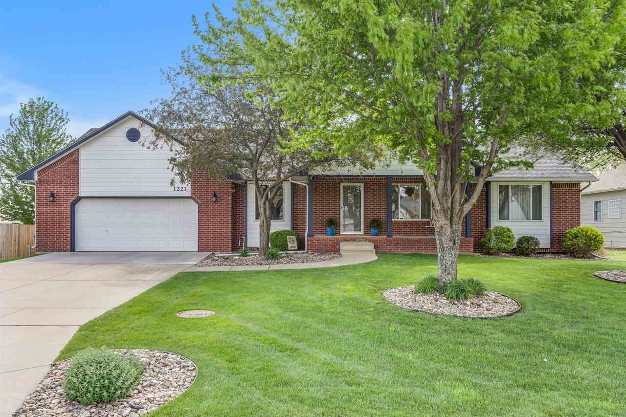 Property Photo:  1221 Rainbow Drive  KS 67144 