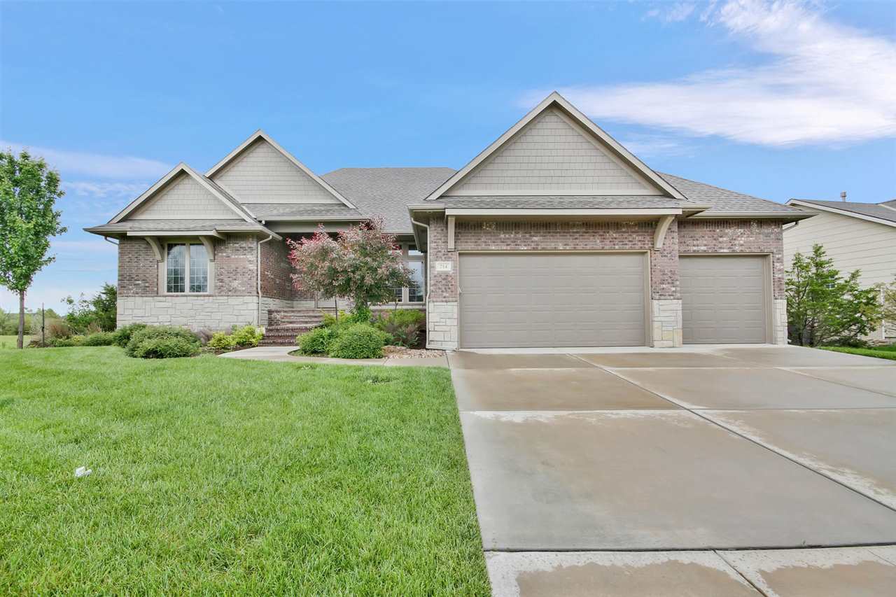 Property Photo:  714 W Gatewood  KS 67002 