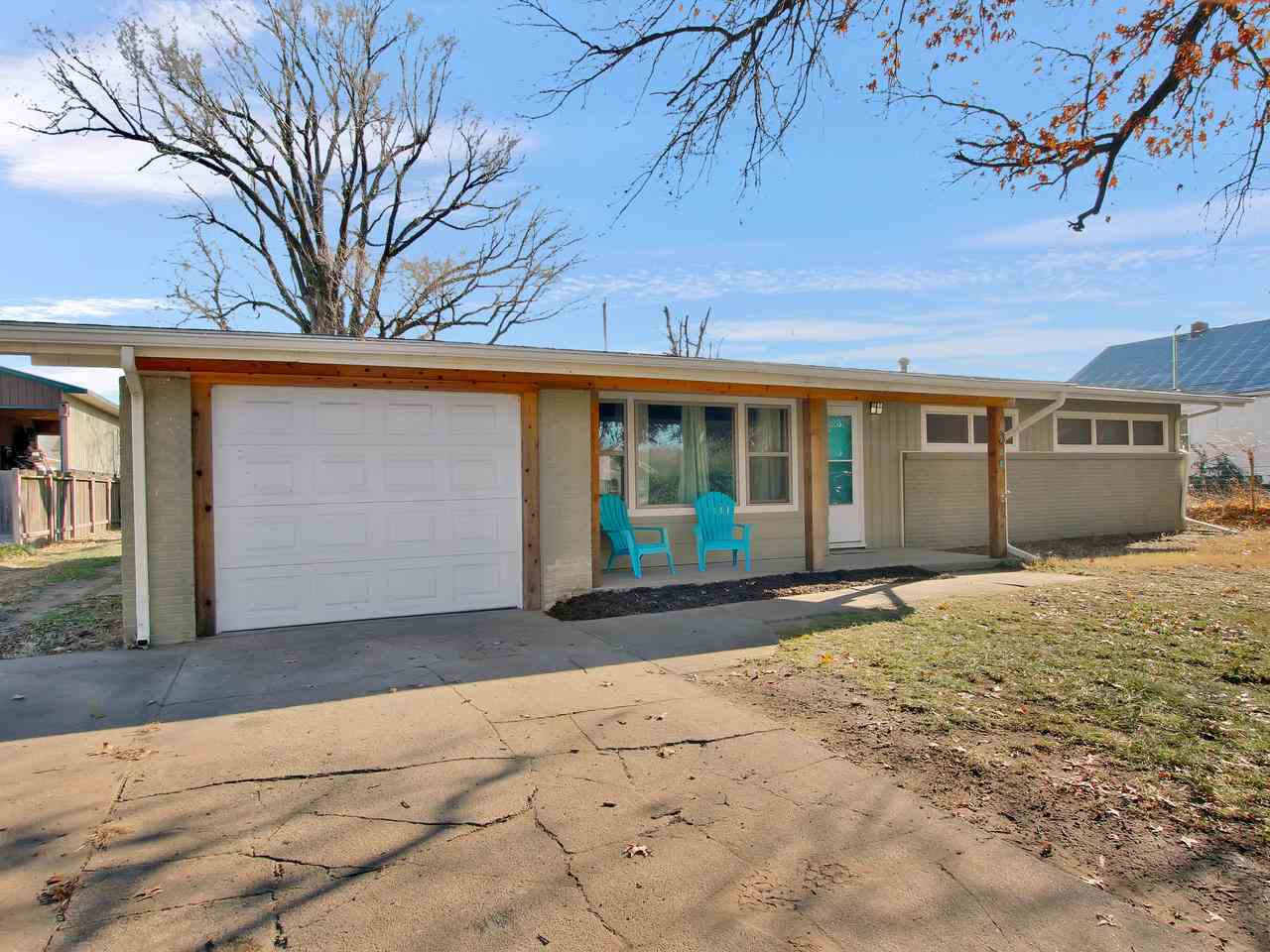 Property Photo:  2928 N Woodland St  KS 67204 