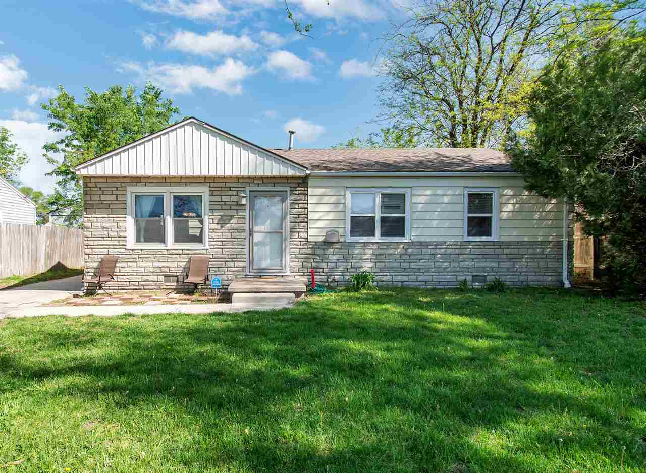 Property Photo:  1000 W 47th St S  KS 67217-4828 