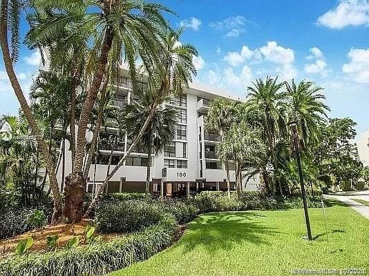 Property Photo:  100 Ocean Lane Dr 207  FL 33149 