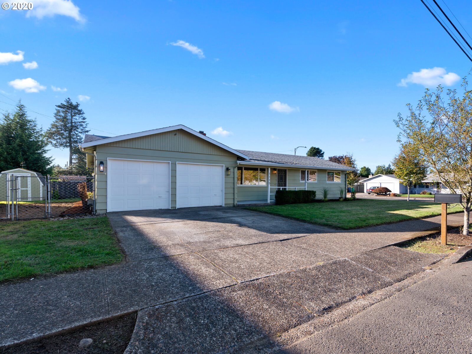 Property Photo: 1115 SE 172nd Ave OR 97233