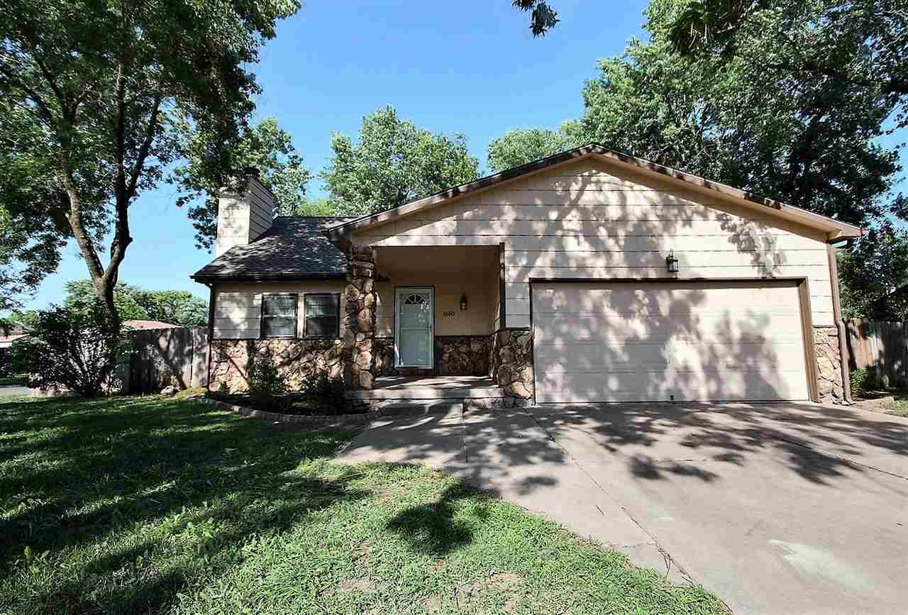 Property Photo:  1650 N Main St  KS 67133 