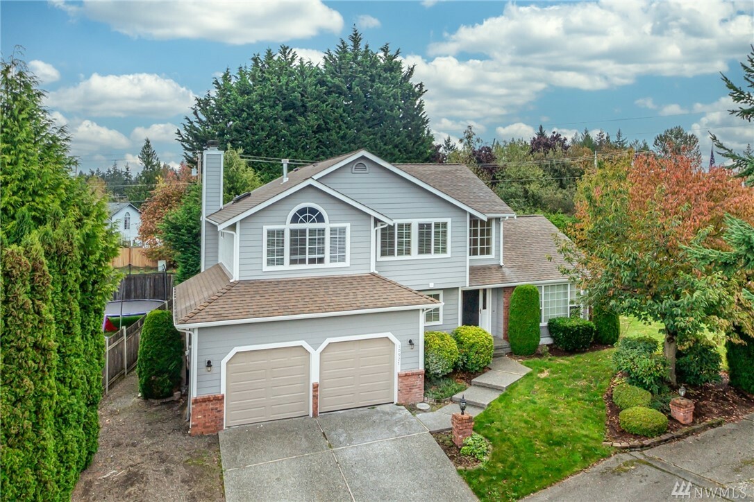 Property Photo:  10927 53rd Place W  WA 98275 