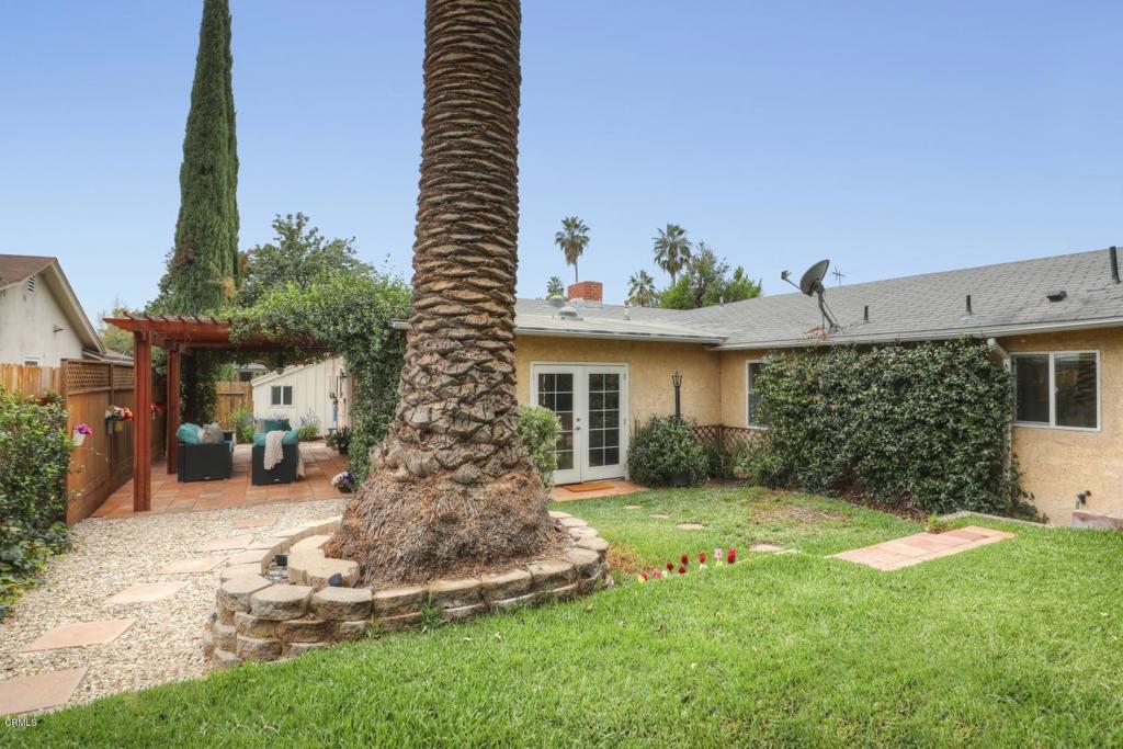 17605 Blythe Street  Northridge CA 91325 photo