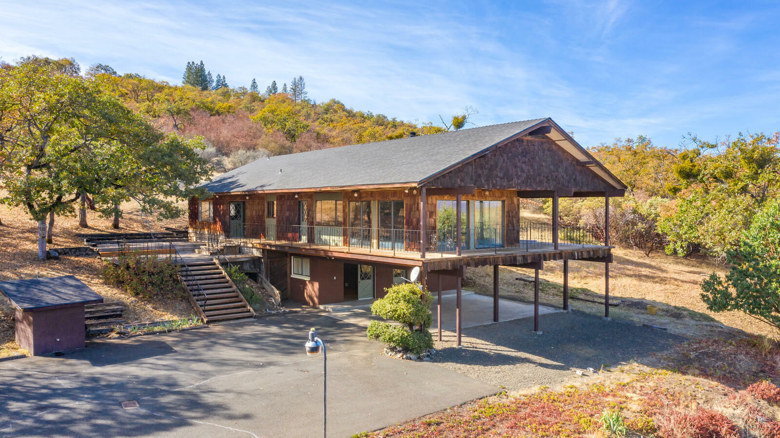Property Photo: 817 Brentwood Drive OR 97524