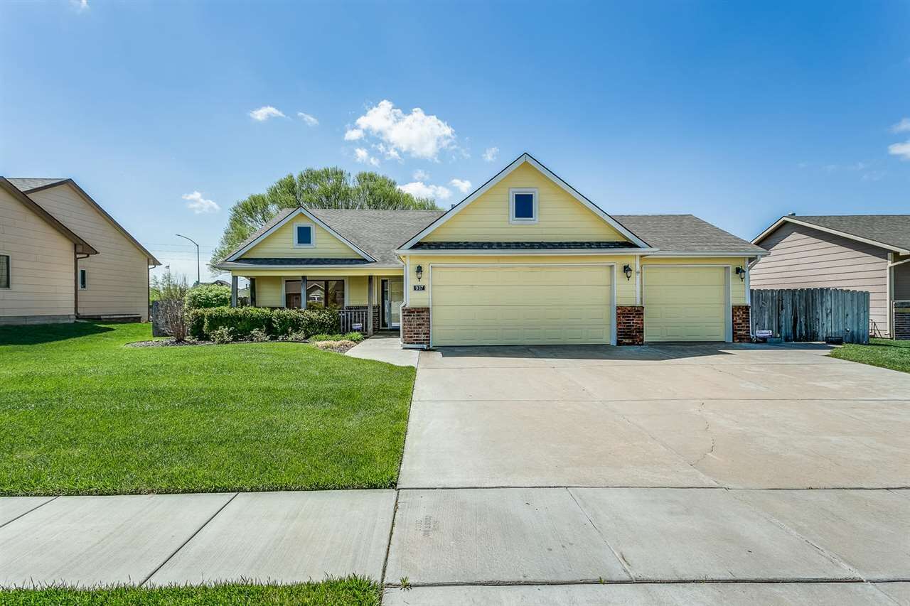 Property Photo: 937 E Stone Path St KS 67037