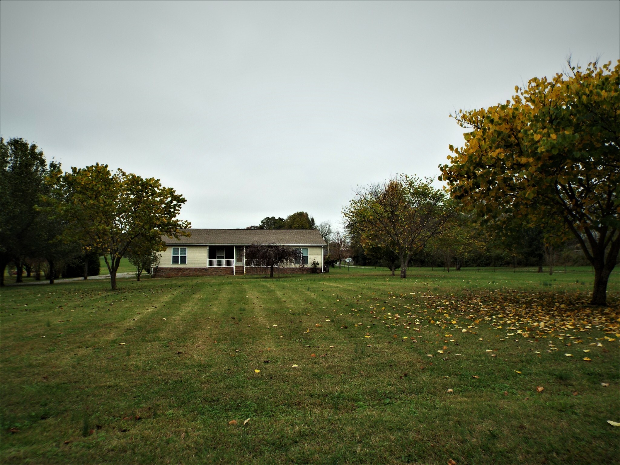 Property Photo: 1051 Pinhook Rd TN 37090