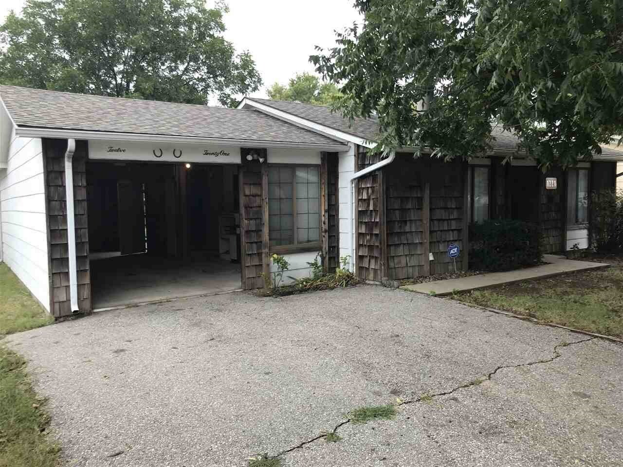 Property Photo:  1221 N Smith St  KS 67212 