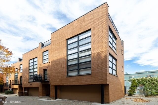 Property Photo: 1767 North Hoyne Avenue O IL 60647
