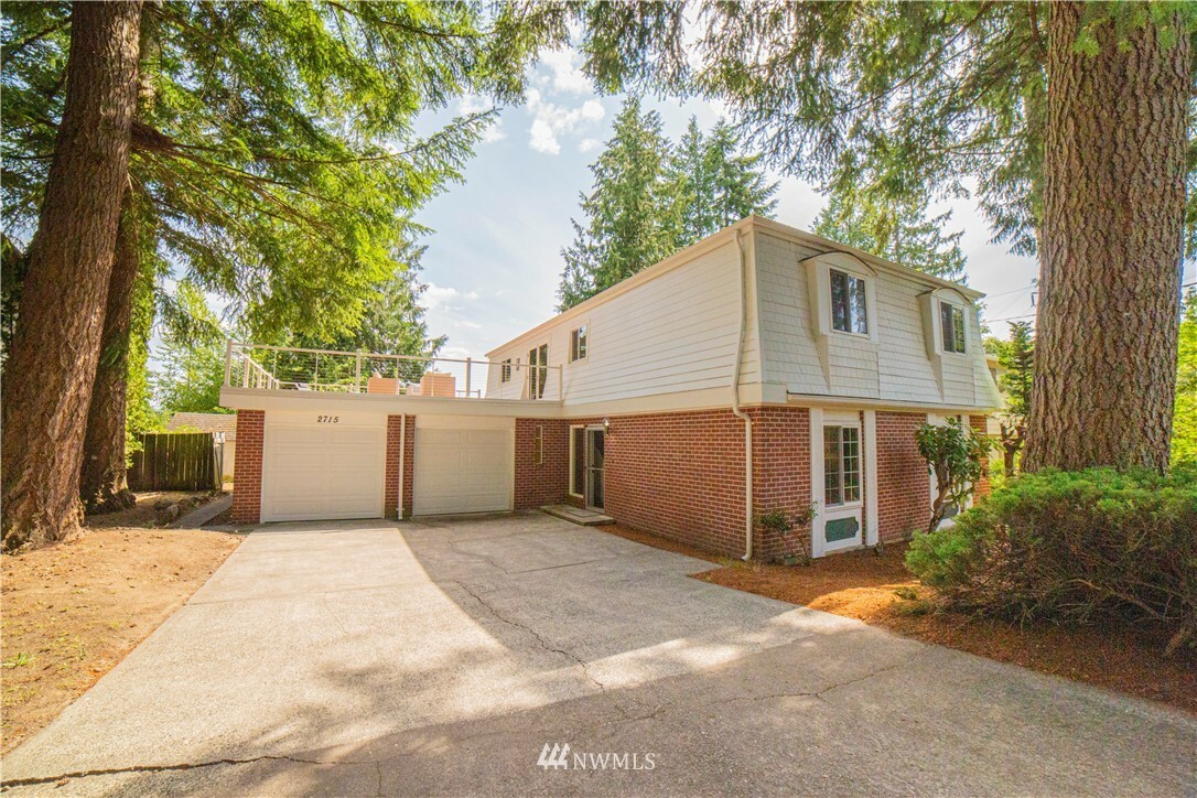 Property Photo:  2715 NE 203rd Street  WA 98155 