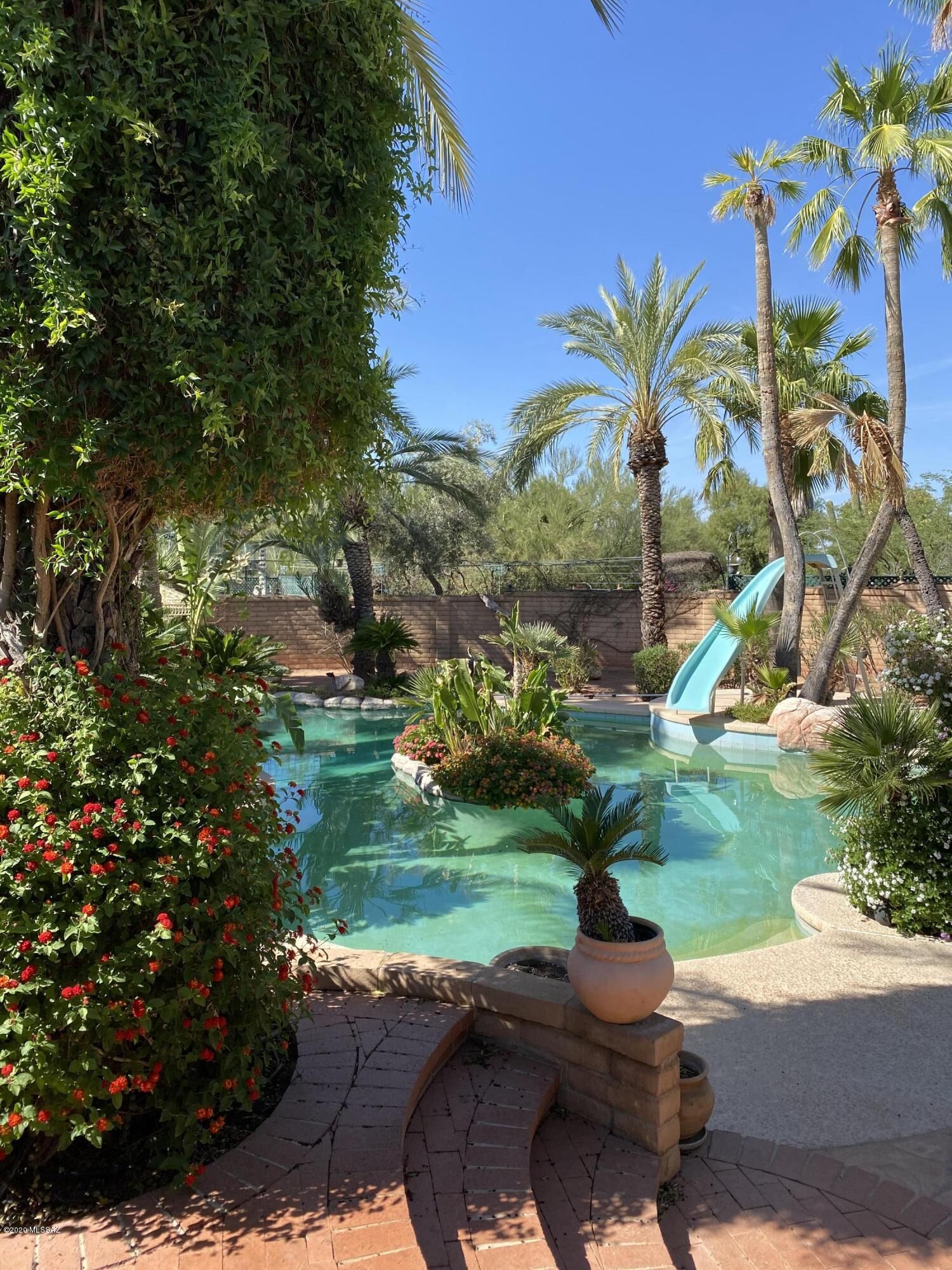 Property Photo:  1908 W Placita Tampico  AZ 85704 