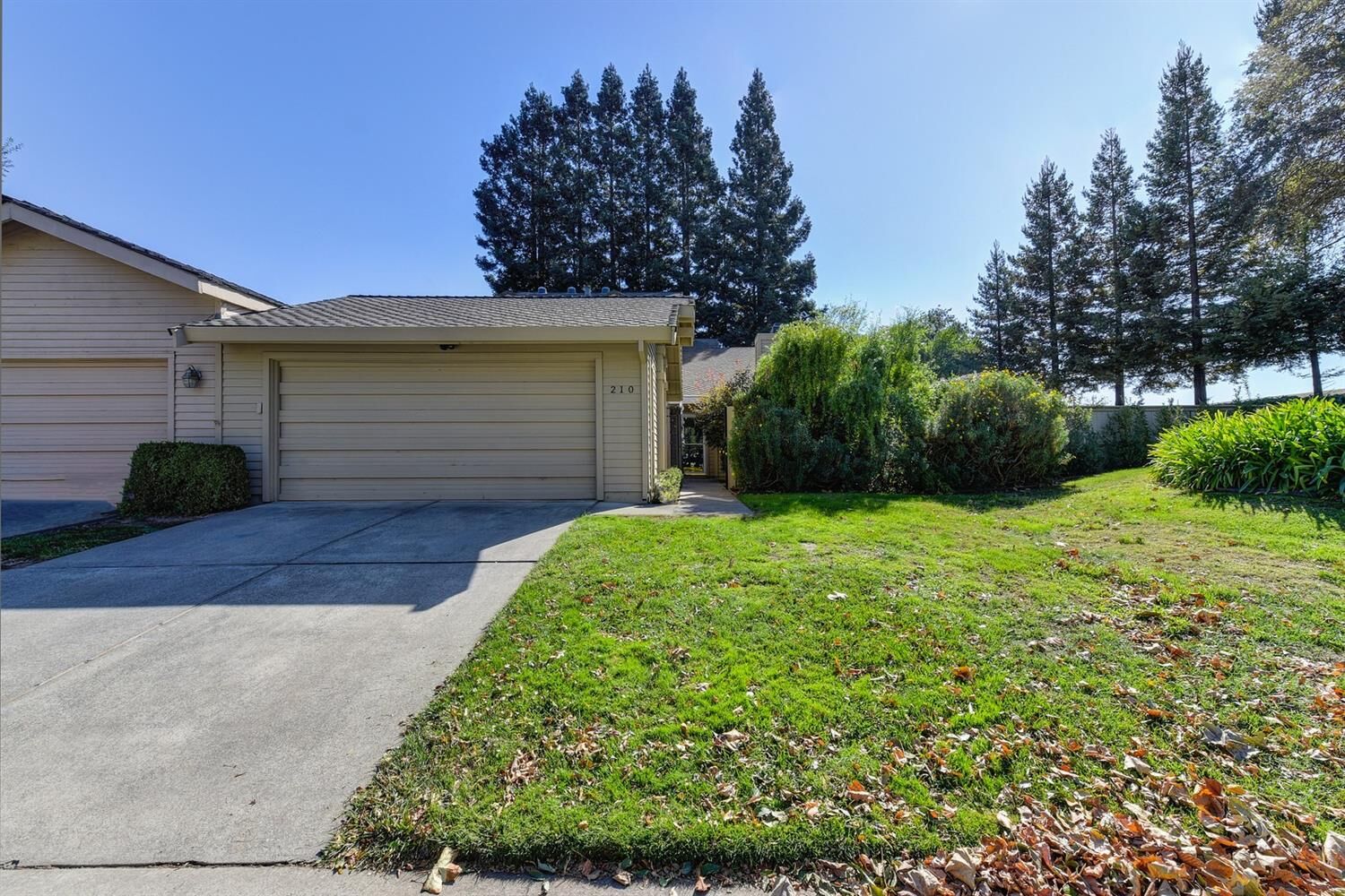 Property Photo: 210 Portinao Circle CA 95831