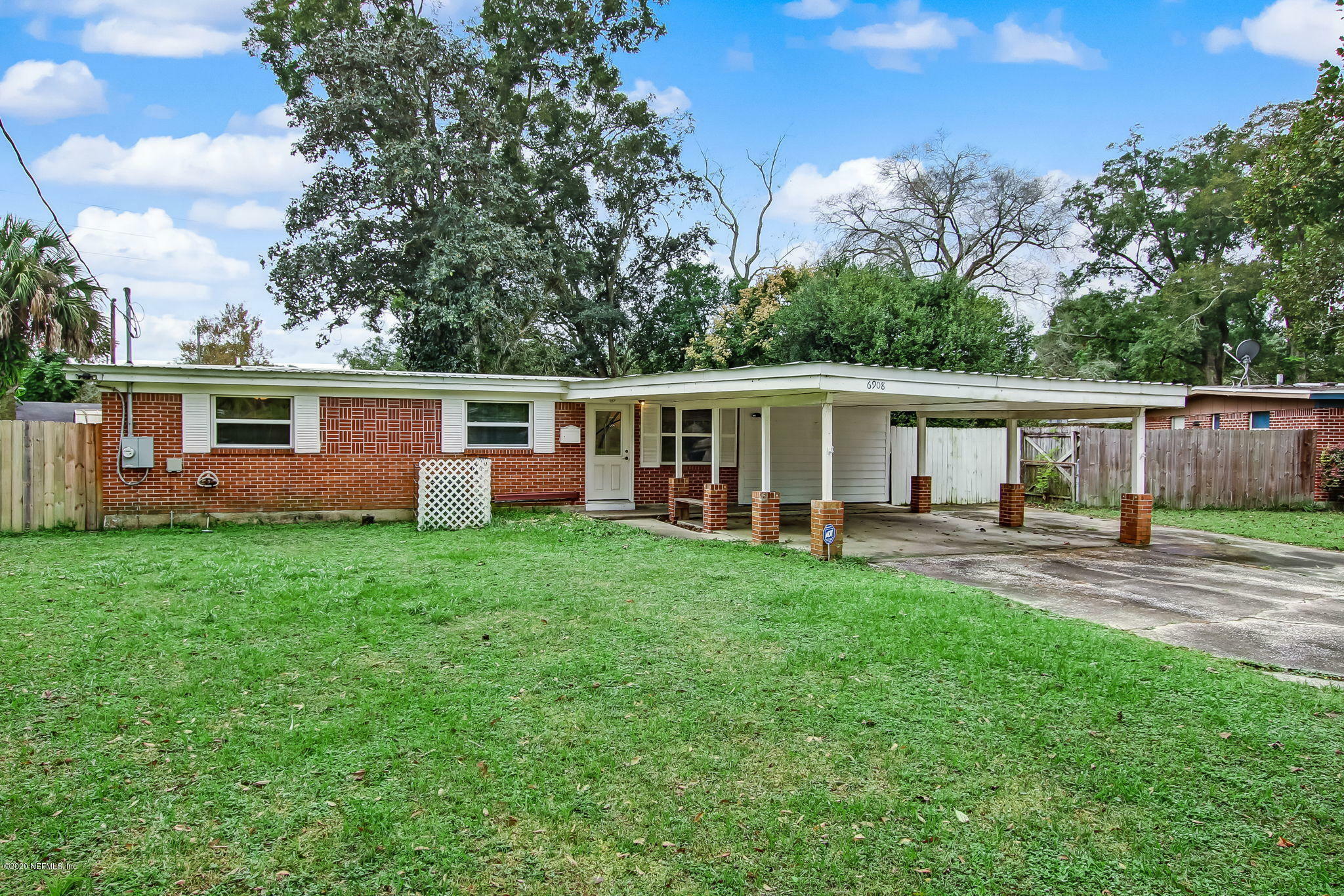 Property Photo:  6908 Arlex Drive S  FL 32211 